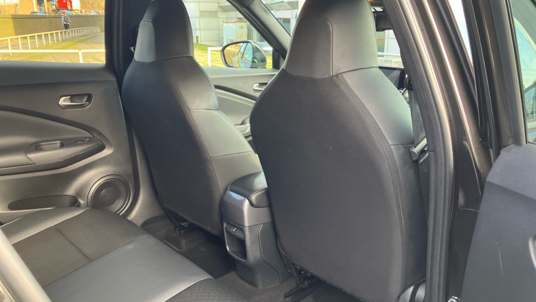 Nissan Juke 1.0 DiG-T 114 N-Connecta 5dr Petrol Hatchback